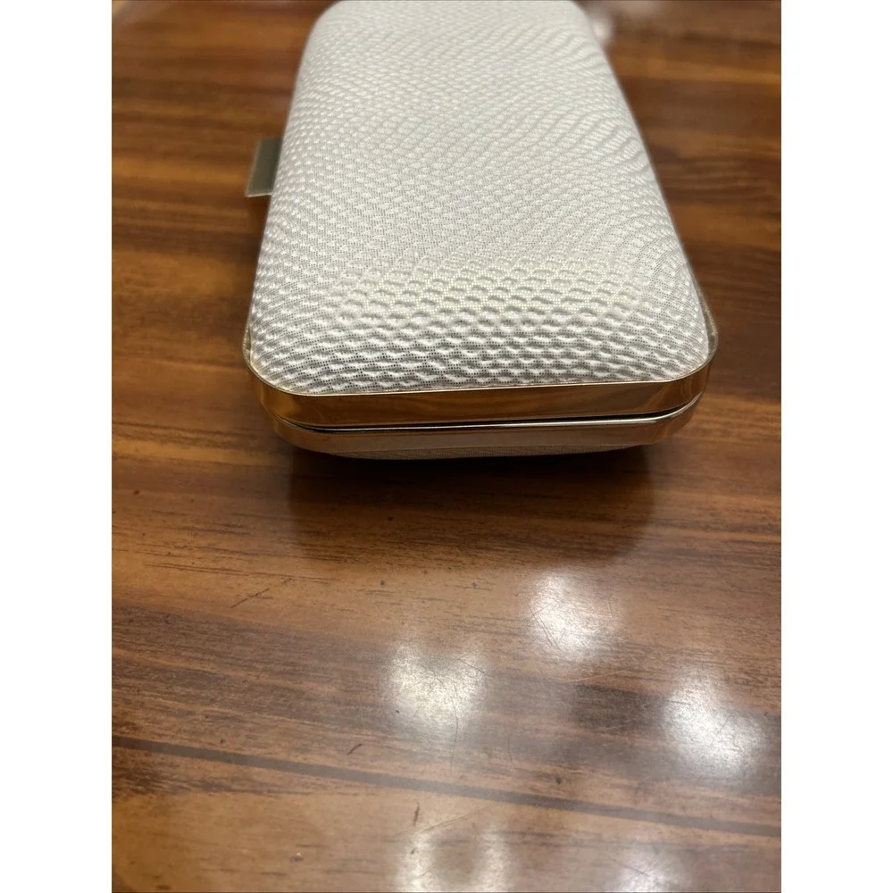giorgio armani White‎ Metallic Hard Case Hand Held Bag Sunglassess